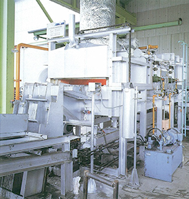 Walking beam type forging furnace